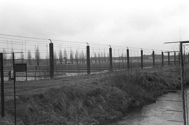 dachau fence